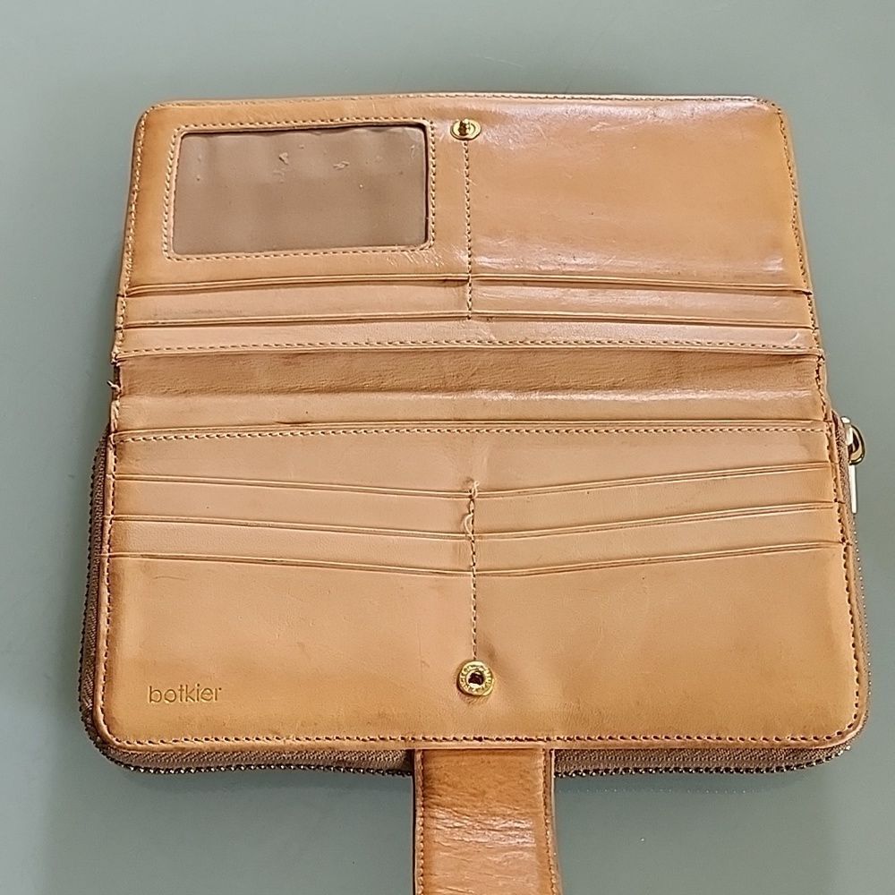 Botkier Wallet  - Picture 5 of 9